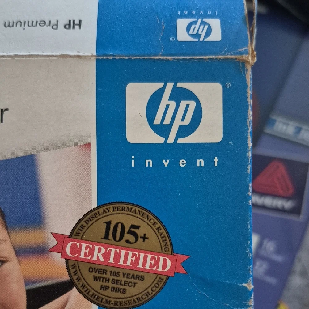 HP Premium Plus High Gloss Photo Paper - Blue and White